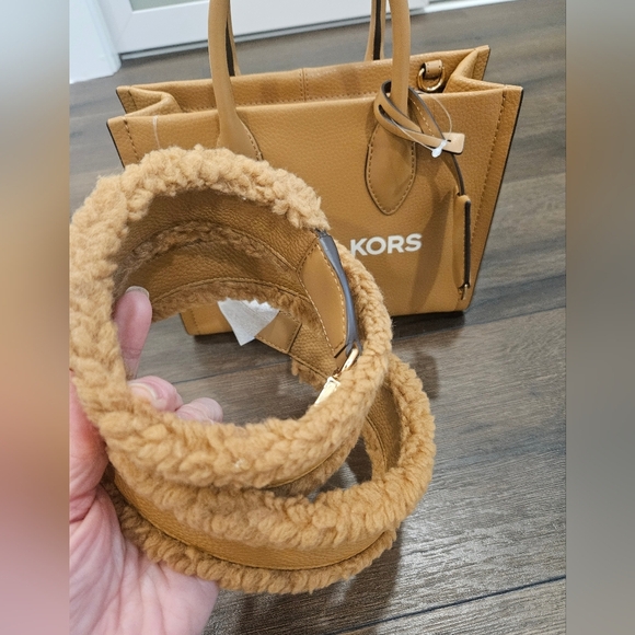 NWT 🔴 Michael Kors Mirella Bag + Crossbody Strap! - Picture 4 of 8